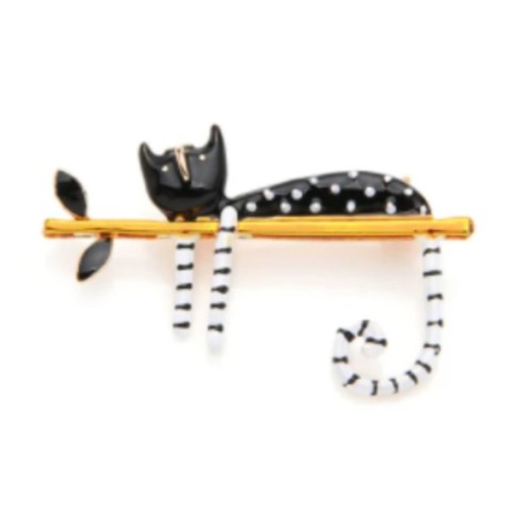 18K Gold Lazy Cat Brooch - Picture 2 of 16